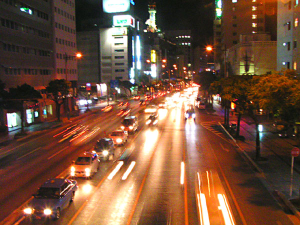松山交差点の歩道橋からの撮影